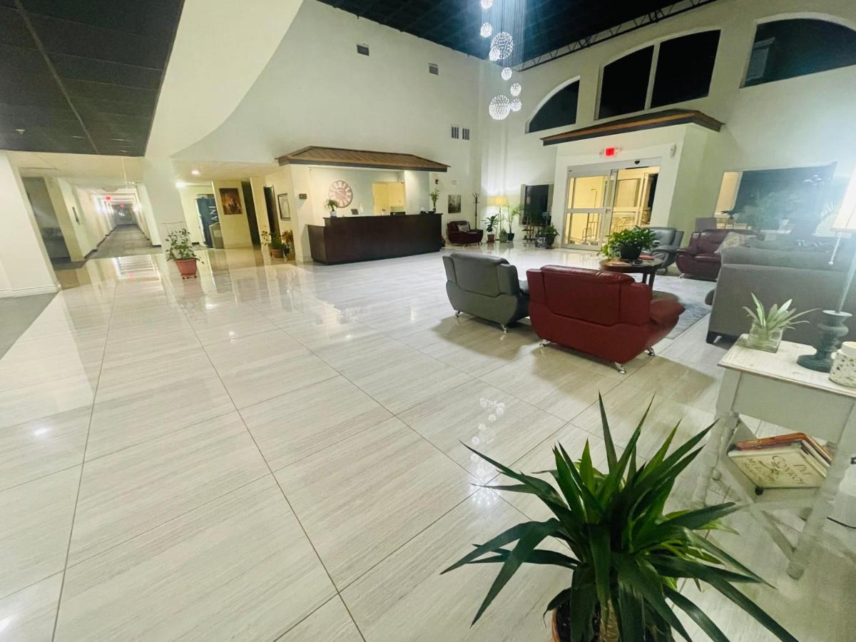 Fairbridge Inn & Suites Cuero Exterior photo